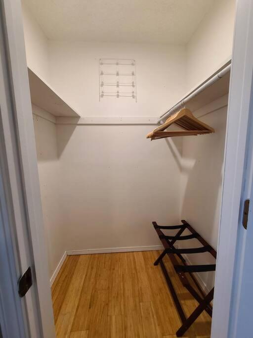 Centrally Located In Rogers And Bentonville! -Private Rooms Номер фото
