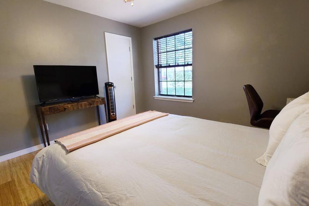 Centrally Located In Rogers And Bentonville! -Private Rooms Экстерьер фото