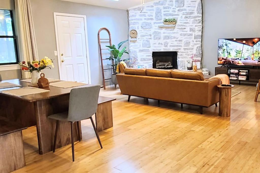 Centrally Located In Rogers And Bentonville! -Private Rooms Экстерьер фото