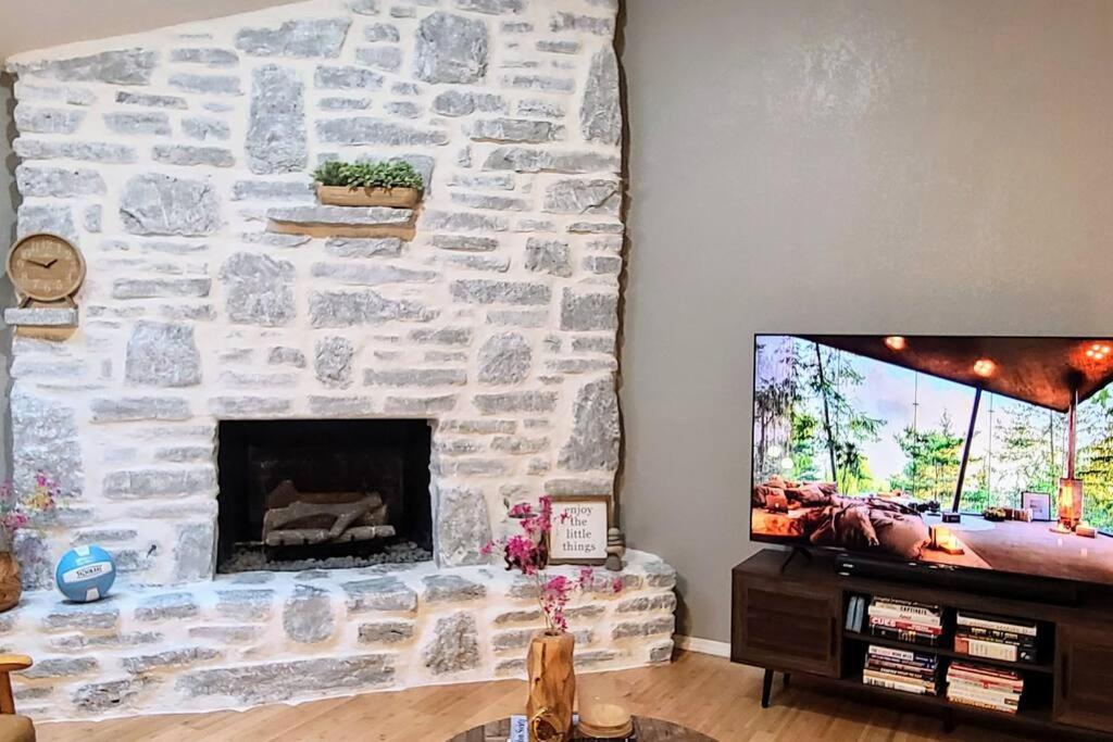 Centrally Located In Rogers And Bentonville! -Private Rooms Экстерьер фото